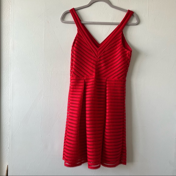 Express fit and flare red dress - Picture 6 of 8